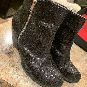 Black glitter boots